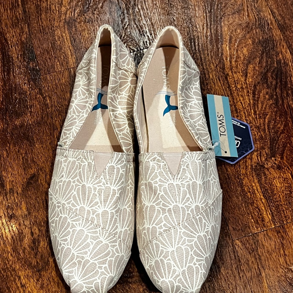 Toms Womens Alpargatas Peony Foil Seashell Print Size 11 NEW In Box - Picture 2 of 10